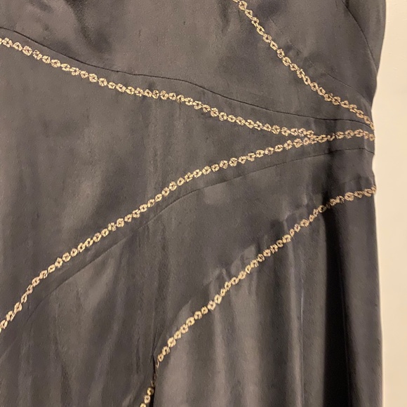 Nitya Dress - Picture 2 of 6